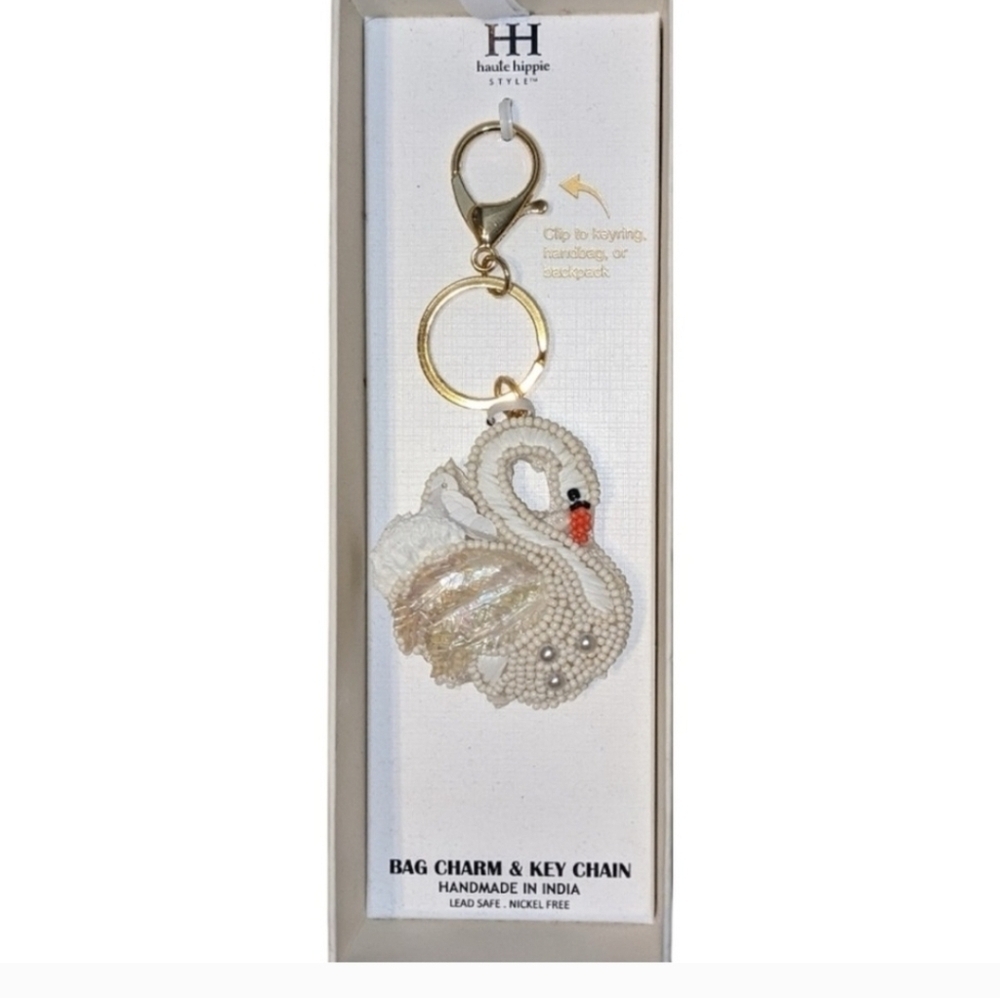 🦢▪️ Haute Hippie▪️ Beautiful  Beaded White  Swan Keychain Or Bag Charm